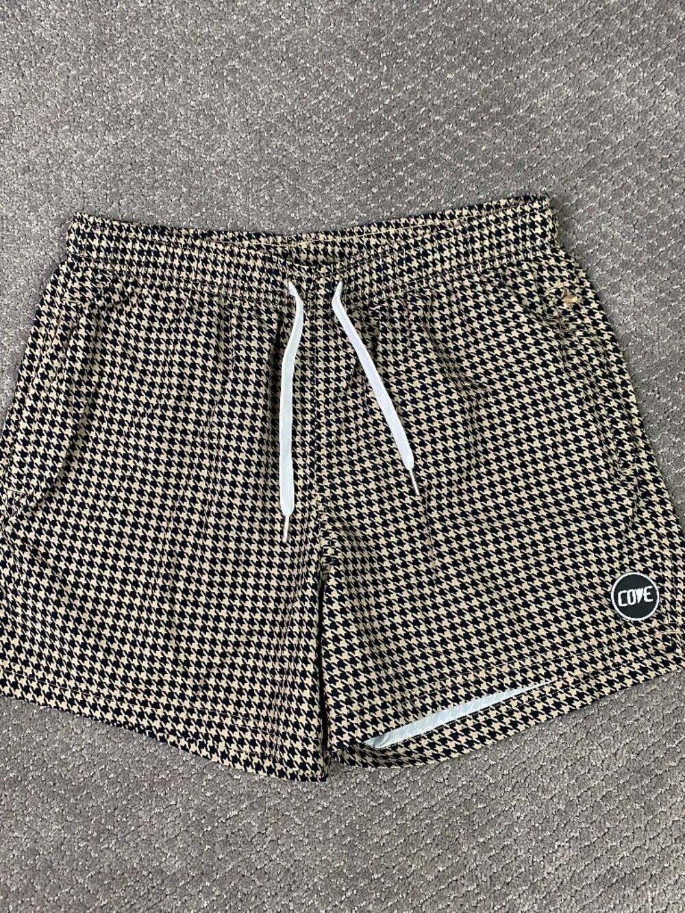 Cove USA Shorts Mens 34 x 5 Black Gold Houndstooth Running Gym